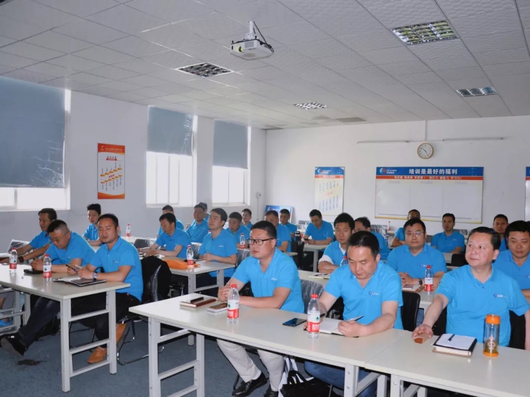 刀鋒磨礪，亮劍出擊 | 華俄激光第一季度營銷會(huì)議圓滿召開